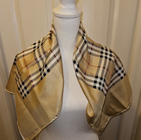 Authentic Vintage Burberry Scarve - Picture 2 of 5